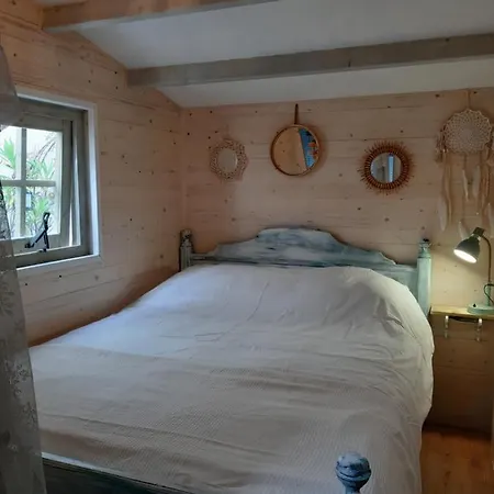Little House - Free Parking *